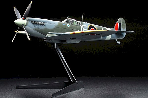 TAMIYA 60319 1/32 Spitfire Mk. IXc Modelfly